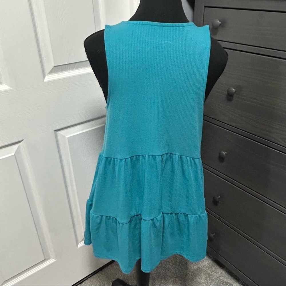 Torrid Tank - Picture 3 of 5